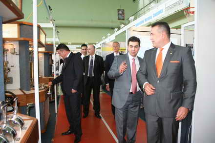 participa 35 de firme din 12 tari a inceput cea de a noua editie a expozitiei maritime internationale participa 35 de firme din 12 tari a inceput cea de a noua editie a expozitiei maritime internationale