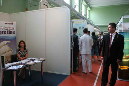 participa 35 de firme din 12 tari a inceput cea de a noua editie a expozitiei maritime internationale participa 35 de firme din 12 tari a inceput cea de a noua editie a expozitiei maritime internationale