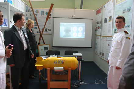 participa 35 de firme din 12 tari a inceput cea de a noua editie a expozitiei maritime internationale participa 35 de firme din 12 tari a inceput cea de a noua editie a expozitiei maritime internationale