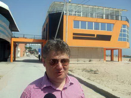 alaturi de angajati ai primariei si de sute de voluntari ovidiu brailoiu a ecologizat orasul in cadrul alaturi de angajati ai primariei si de sute de voluntari ovidiu brailoiu a ecologizat orasul in cadrul