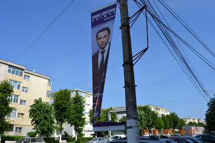 bannerele si steagurile lui radu cristian au fost din nou vandalizate vezi pe cine acuza staff ul sau bannerele si steagurile lui radu cristian au fost din nou vandalizate vezi pe cine acuza staff ul sau