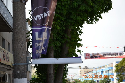 bannerele si steagurile lui radu cristian au fost din nou vandalizate vezi pe cine acuza staff ul sau bannerele si steagurile lui radu cristian au fost din nou vandalizate vezi pe cine acuza staff ul sau