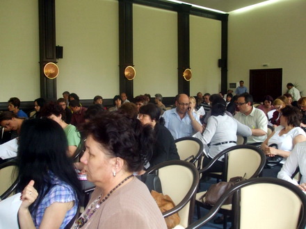 stampilele de vot vor fi distribuite pe 29 maimachetele buletinelor de vot au primit ieri bun de tipar stampilele de vot vor fi distribuite pe 29 maimachetele buletinelor de vot au primit ieri bun de tipar