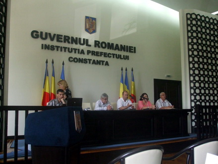 stampilele de vot vor fi distribuite pe 29 maimachetele buletinelor de vot au primit ieri bun de tipar stampilele de vot vor fi distribuite pe 29 maimachetele buletinelor de vot au primit ieri bun de tipar