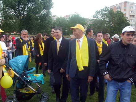 vom aduce bani suficienti astfel incat orasul sa fie schimbat in bine gheorghe hansa garanteaza progresul vom aduce bani suficienti astfel incat orasul sa fie schimbat in bine gheorghe hansa garanteaza progresul