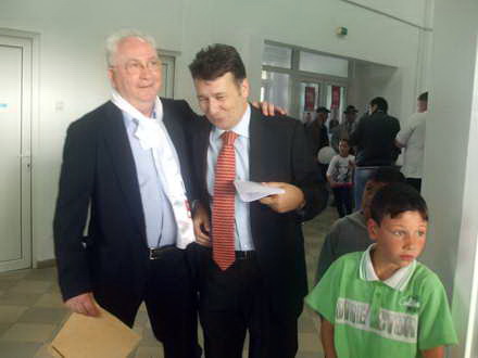 veniti la vot pentru a va asigura ca techirghiolul merge inainte adrian stan candidatul usl pentru un veniti la vot pentru a va asigura ca techirghiolul merge inainte adrian stan candidatul usl pentru un