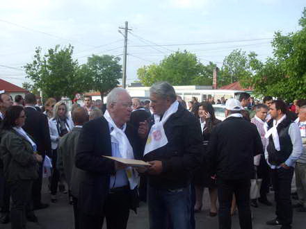 veniti la vot pentru a va asigura ca techirghiolul merge inainte adrian stan candidatul usl pentru un veniti la vot pentru a va asigura ca techirghiolul merge inainte adrian stan candidatul usl pentru un