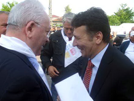 veniti la vot pentru a va asigura ca techirghiolul merge inainte adrian stan candidatul usl pentru un veniti la vot pentru a va asigura ca techirghiolul merge inainte adrian stan candidatul usl pentru un