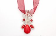 Colier howlit si margele rosii coral