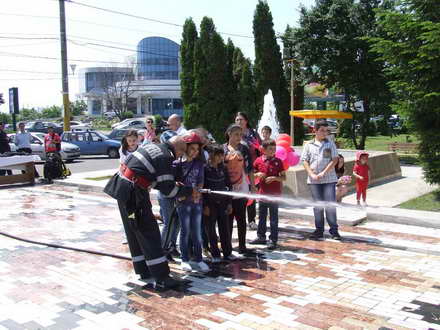 ziua internationala a copilului alaturi de salvatori 14748 370249 ziua internationala a copilului alaturi de salvatori 14748 370249