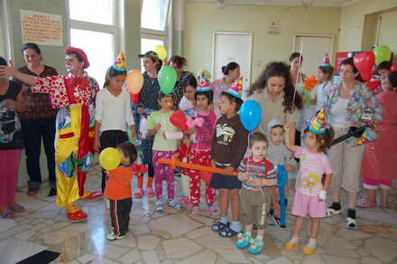 festival cu printi si printese la spital de ziua copilului sc arimex comexim 2000 srl le a pregatit copiilor festival cu printi si printese la spital de ziua copilului sc arimex comexim 2000 srl le a pregatit copiilor