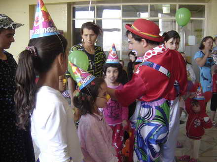 festival cu printi si printese la spital de ziua copilului sc arimex comexim 2000 srl le a pregatit copiilor festival cu printi si printese la spital de ziua copilului sc arimex comexim 2000 srl le a pregatit copiilor