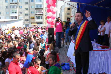 navodari surpriza placuta a litoralului primarul nicolae matei a inaugurat parcul tara piticilor galerie navodari surpriza placuta a litoralului primarul nicolae matei a inaugurat parcul tara piticilor galerie