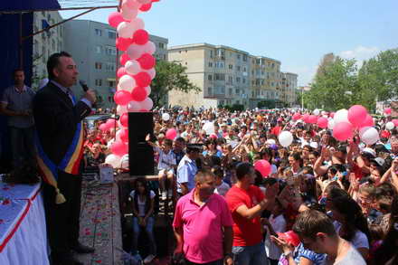 navodari surpriza placuta a litoralului primarul nicolae matei a inaugurat parcul tara piticilor galerie navodari surpriza placuta a litoralului primarul nicolae matei a inaugurat parcul tara piticilor galerie