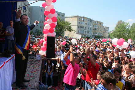 navodari surpriza placuta a litoralului primarul nicolae matei a inaugurat parcul tara piticilor galerie navodari surpriza placuta a litoralului primarul nicolae matei a inaugurat parcul tara piticilor galerie