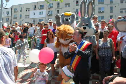 navodari surpriza placuta a litoralului primarul nicolae matei a inaugurat parcul tara piticilor galerie navodari surpriza placuta a litoralului primarul nicolae matei a inaugurat parcul tara piticilor galerie