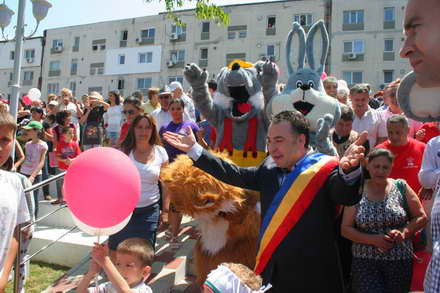 navodari surpriza placuta a litoralului primarul nicolae matei a inaugurat parcul tara piticilor galerie navodari surpriza placuta a litoralului primarul nicolae matei a inaugurat parcul tara piticilor galerie