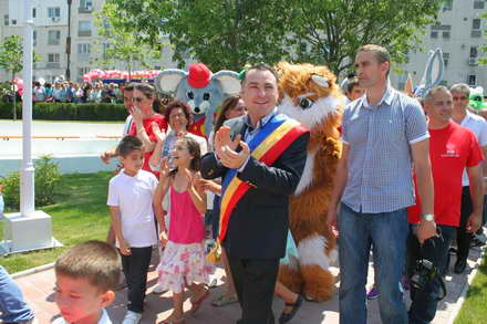 navodari surpriza placuta a litoralului primarul nicolae matei a inaugurat parcul tara piticilor galerie navodari surpriza placuta a litoralului primarul nicolae matei a inaugurat parcul tara piticilor galerie