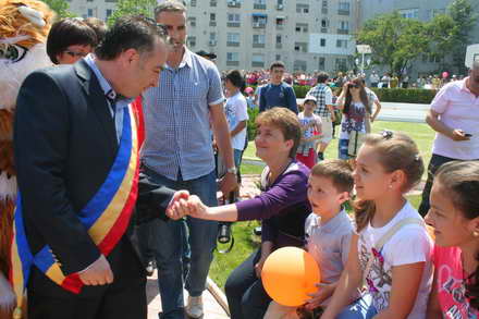 navodari surpriza placuta a litoralului primarul nicolae matei a inaugurat parcul tara piticilor galerie navodari surpriza placuta a litoralului primarul nicolae matei a inaugurat parcul tara piticilor galerie