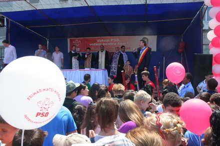 navodari surpriza placuta a litoralului primarul nicolae matei a inaugurat parcul tara piticilor galerie navodari surpriza placuta a litoralului primarul nicolae matei a inaugurat parcul tara piticilor galerie