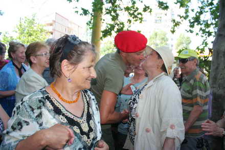 cu doar cinci zile inainte de alegerile locale au fost inaugurate magazinele pensionarilor galerie foto
