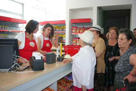 cu doar cinci zile inainte de alegerile locale au fost inaugurate magazinele pensionarilor galerie foto