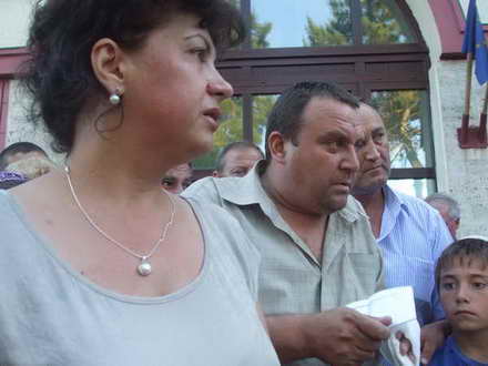 primarul valer iosif muresan a fugit de confruntarea cu ancuta belu ancuta belu consider ca ii este frica primarul valer iosif muresan a fugit de confruntarea cu ancuta belu ancuta belu consider ca ii este frica