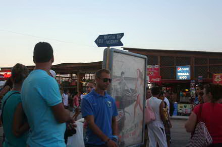 turistii au stat la cozi ca sa voteze in statiunea mamaia 55252 376089 turistii au stat la cozi ca sa voteze in statiunea mamaia 55252 376089