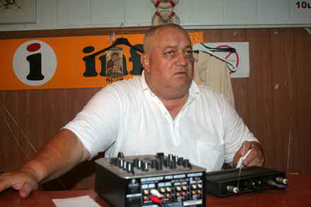 turistii au stat la cozi ca sa voteze in statiunea mamaia 55252 376089 turistii au stat la cozi ca sa voteze in statiunea mamaia 55252 376089