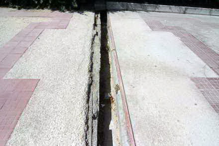 va accidentati pe raspunderea dumneavoastrapericolele care pandesc pe aleea de promenada de la modern va accidentati pe raspunderea dumneavoastrapericolele care pandesc pe aleea de promenada de la modern