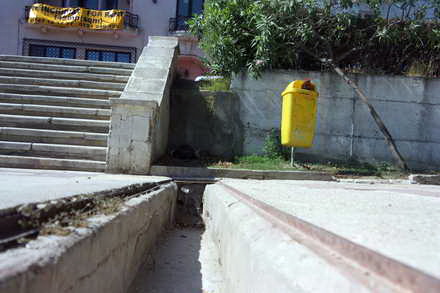 va accidentati pe raspunderea dumneavoastrapericolele care pandesc pe aleea de promenada de la modern va accidentati pe raspunderea dumneavoastrapericolele care pandesc pe aleea de promenada de la modern