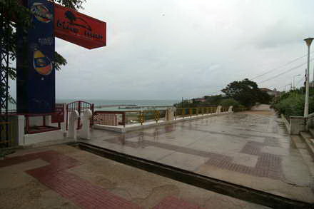 va accidentati pe raspunderea dumneavoastrapericolele care pandesc pe aleea de promenada de la modern va accidentati pe raspunderea dumneavoastrapericolele care pandesc pe aleea de promenada de la modern