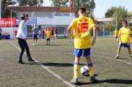 Au început duelurile pentru trofee la Cupa E.ON-Kinder Gheorghe Hagi este invitatul special al Grupului E.ON la festivitatea de premiere din 2 septembrie