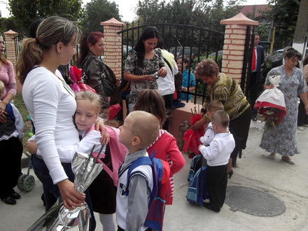 nu a ratat nicio festivitateprimarul mariana gaju la inceput de an scolar galerie foto 83056 380418 nu a ratat nicio festivitateprimarul mariana gaju la inceput de an scolar galerie foto 83056 380418