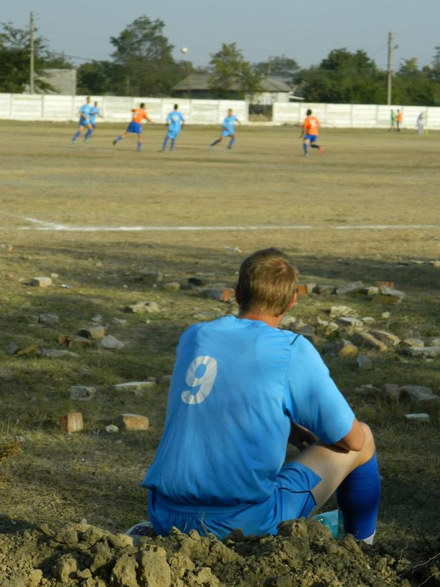 odat lei acum mielusei urmasa infr irii a tierdut toate meciurile in liga a iv a foamete vrea s tun as