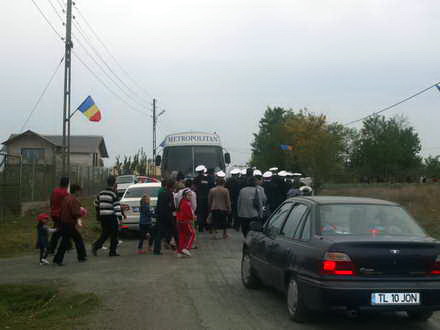 primul pelerinaj intr o comuna constanteana ips teodosie coristi de la iasi fanfara raja la procesiunea primul pelerinaj intr o comuna constanteana ips teodosie coristi de la iasi fanfara raja la procesiunea