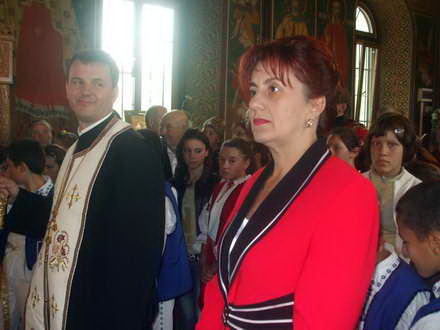 primul pelerinaj intr o comuna constanteana ips teodosie coristi de la iasi fanfara raja la procesiunea primul pelerinaj intr o comuna constanteana ips teodosie coristi de la iasi fanfara raja la procesiunea