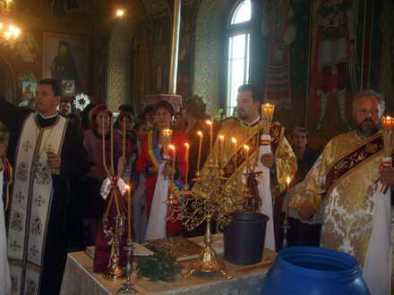 primul pelerinaj intr o comuna constanteana ips teodosie coristi de la iasi fanfara raja la procesiunea primul pelerinaj intr o comuna constanteana ips teodosie coristi de la iasi fanfara raja la procesiunea