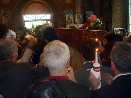 primul pelerinaj intr o comuna constanteana ips teodosie coristi de la iasi fanfara raja la procesiunea primul pelerinaj intr o comuna constanteana ips teodosie coristi de la iasi fanfara raja la procesiunea