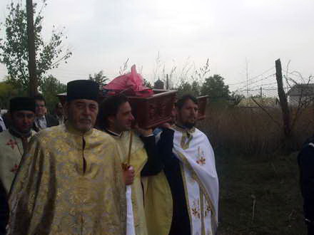 primul pelerinaj intr o comuna constanteana ips teodosie coristi de la iasi fanfara raja la procesiunea primul pelerinaj intr o comuna constanteana ips teodosie coristi de la iasi fanfara raja la procesiunea