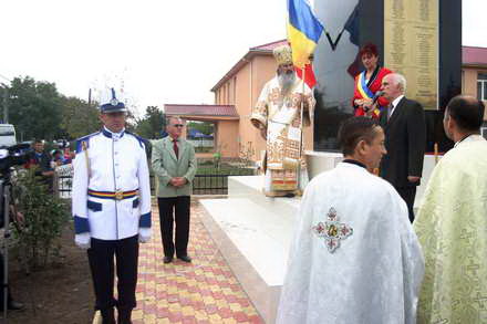 primul pelerinaj intr o comuna constanteana ips teodosie coristi de la iasi fanfara raja la procesiunea primul pelerinaj intr o comuna constanteana ips teodosie coristi de la iasi fanfara raja la procesiunea