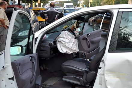 accident in lant pe bulevardul lapusneanucinci masini distruse din cauza unui taximetrist galerie foto accident in lant pe bulevardul lapusneanucinci masini distruse din cauza unui taximetrist galerie foto