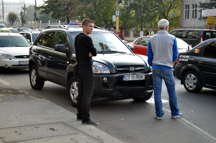 accident in lant pe bulevardul lapusneanucinci masini distruse din cauza unui taximetrist galerie foto accident in lant pe bulevardul lapusneanucinci masini distruse din cauza unui taximetrist galerie foto