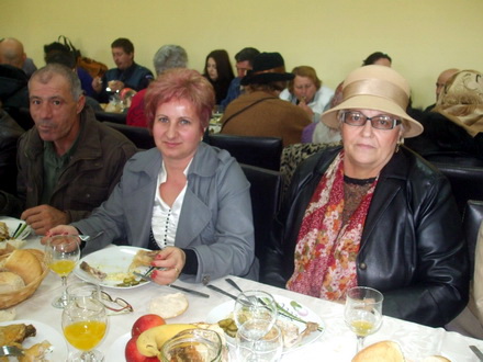 gabriele si mihaili la hramul bisericii de la izvoru marece spun parintele ceplinschi si primarul valentin gabriele si mihaili la hramul bisericii de la izvoru marece spun parintele ceplinschi si primarul valentin