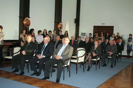 cine i s a alaturat sa l sustina eugen bola a fost investit in functia de prefect galerie foto 63208 cine i s a alaturat sa l sustina eugen bola a fost investit in functia de prefect galerie foto 63208