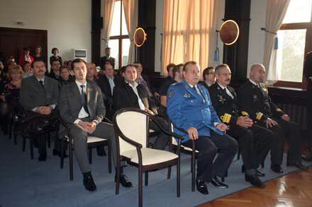 cine i s a alaturat sa l sustina eugen bola a fost investit in functia de prefect galerie foto 63208 cine i s a alaturat sa l sustina eugen bola a fost investit in functia de prefect galerie foto 63208