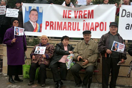 fotoreportaj cum a fost la mitingul de la navodari pentru eliberarea lui nicolae matei 81143 387008 fotoreportaj cum a fost la mitingul de la navodari pentru eliberarea lui nicolae matei 81143 387008