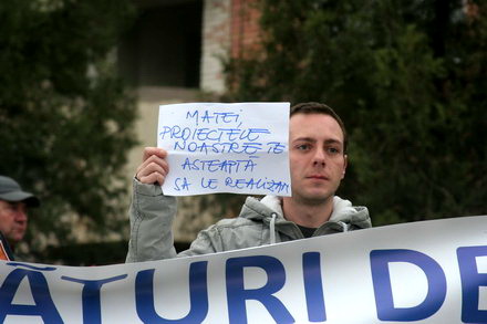 fotoreportaj cum a fost la mitingul de la navodari pentru eliberarea lui nicolae matei 81143 387008 fotoreportaj cum a fost la mitingul de la navodari pentru eliberarea lui nicolae matei 81143 387008