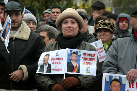 fotoreportaj cum a fost la mitingul de la navodari pentru eliberarea lui nicolae matei 81143 387008 fotoreportaj cum a fost la mitingul de la navodari pentru eliberarea lui nicolae matei 81143 387008