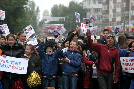 fotoreportaj cum a fost la mitingul de la navodari pentru eliberarea lui nicolae matei 81143 387008 fotoreportaj cum a fost la mitingul de la navodari pentru eliberarea lui nicolae matei 81143 387008